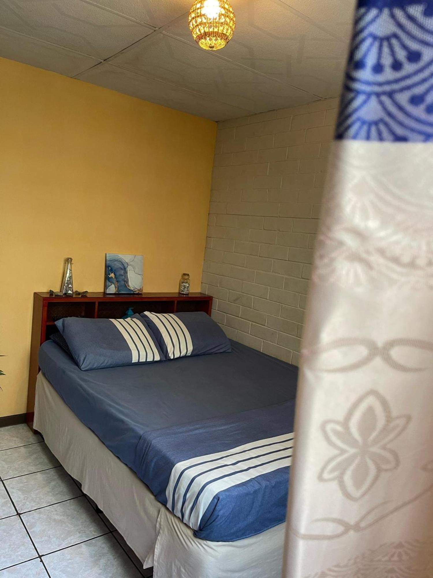 Pool House Hostel سانتا آنا المظهر الخارجي الصورة